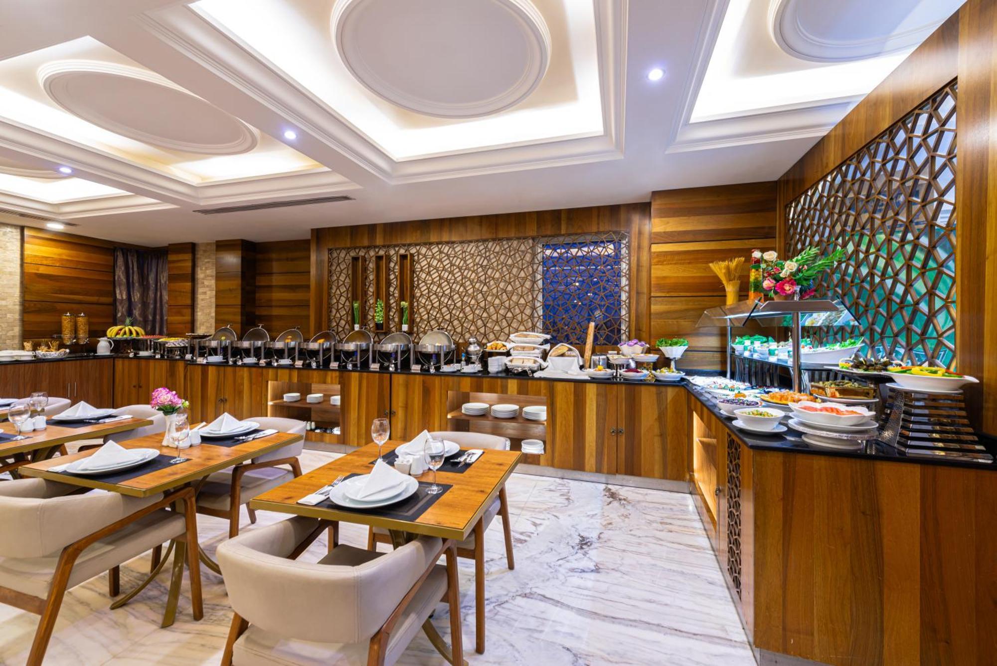 Crowne Rose Alsahafa Hotel Рияд Екстериор снимка