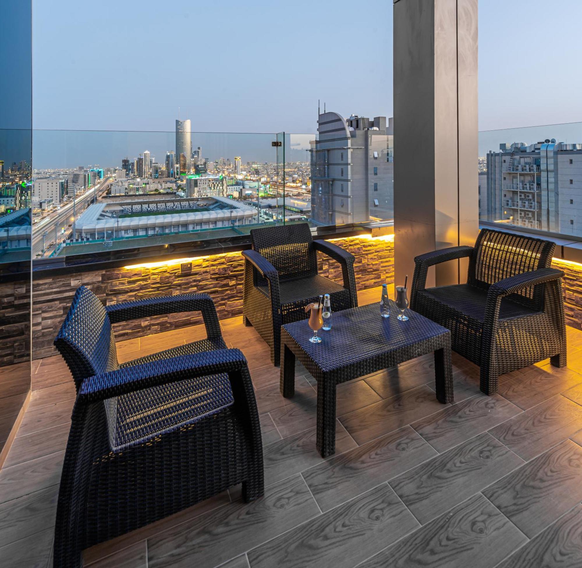 Crowne Rose Alsahafa Hotel Рияд Екстериор снимка